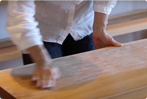 テーブルメンテナンスの流れ ヤスリがけ